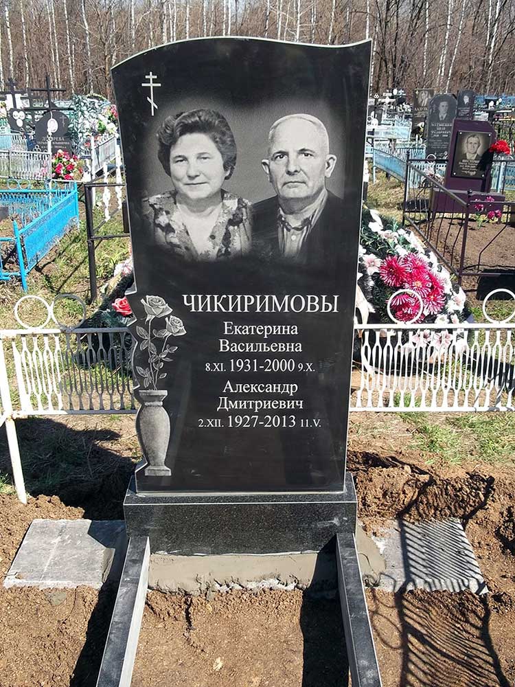 Гранитный памятник №1